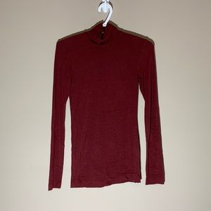 Aritzia Wilfred turtleneck. Merlot colour. Size small.